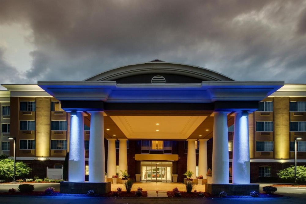 Holiday Inn Express Hotel & Suites Middleboro Raynham Image 40